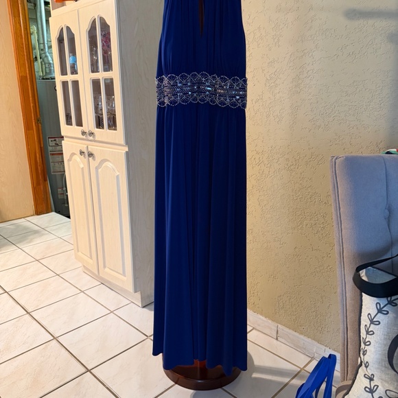 Long dress - Picture 3 of 3